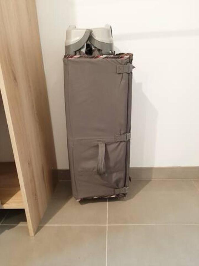 Le Petit Charmeur, Parking, Wifi, Gare Apartment Flers  Ngoại thất bức ảnh